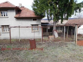 Продажба на имоти в с. Горски горен Тръмбеш, област Велико Търново - изображение 4 