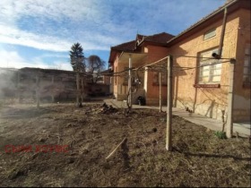 Продава къща област Велико Търново с. Драганово - [1] 