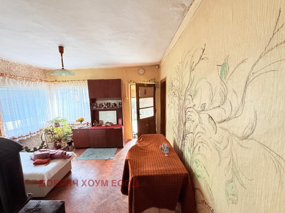 Продава КЪЩА, гр. Добрич, Рилци, снимка 2 - Къщи - 53333414