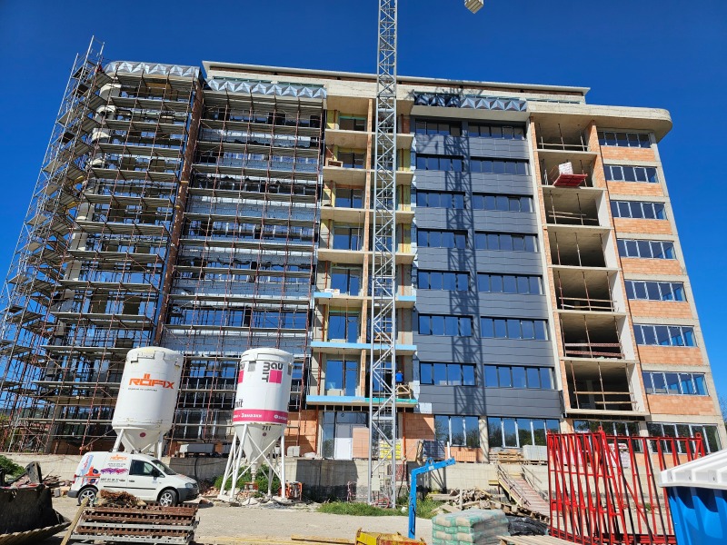 Продава  Офис, град Варна, Гранд Мол •  378 300 EUR • ID 69421336 — holmes.bg - [1] 