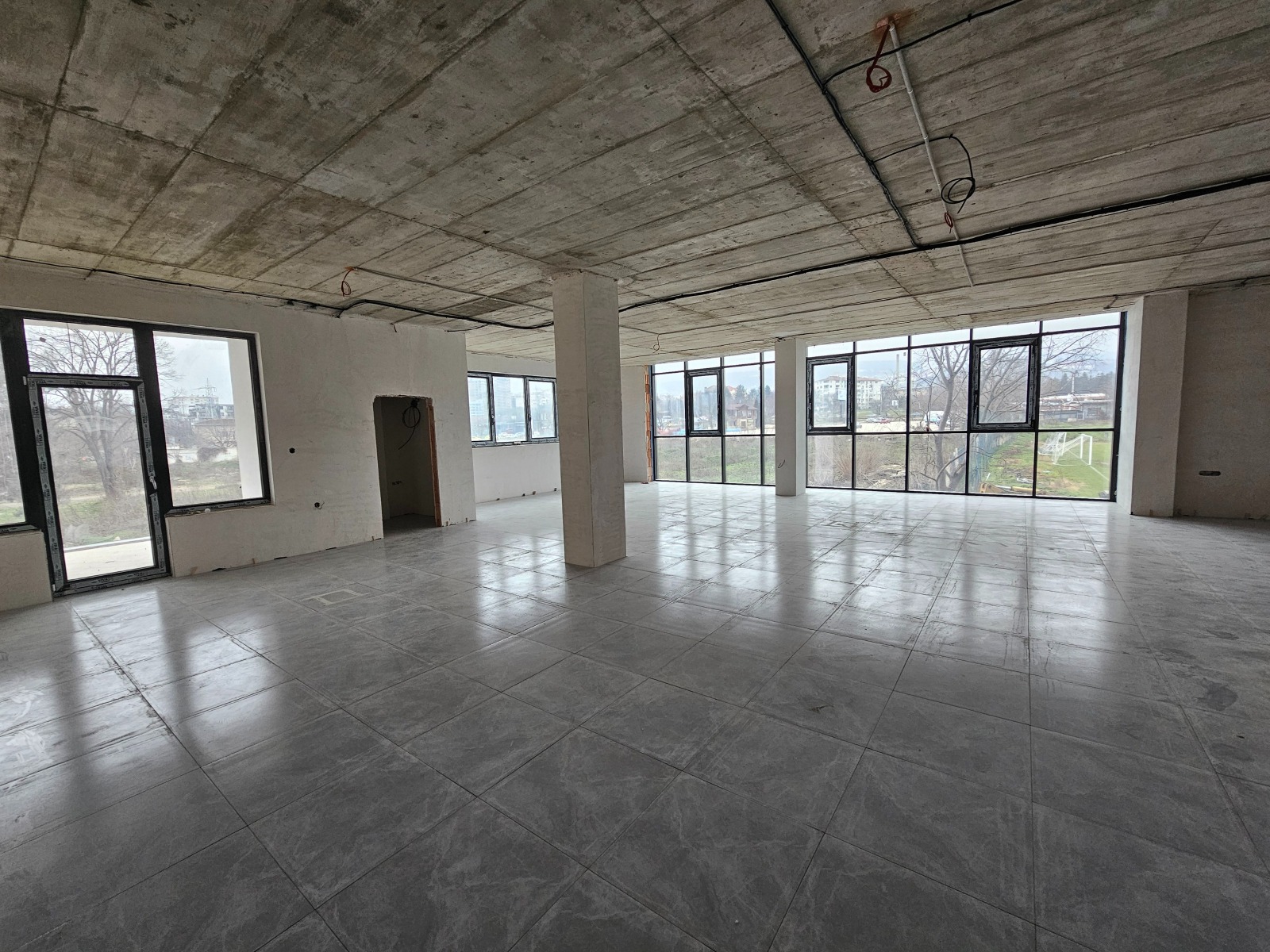 Продава ОФИС, гр. Варна, Гранд Мол, снимка 10 - Офиси - 51810940