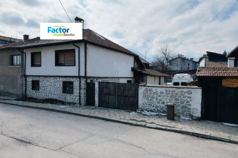 Продава КЪЩА в област Благоевград, гр. Банско - 250 кв.м / 299 950 € » 586 651.21 лв., ФАКТОР ИСТЕЙТ БАНСКО