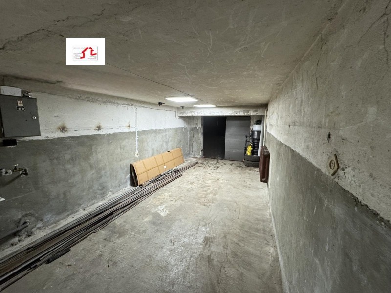 Продава ГАРАЖ, ПАРКОМЯСТО, гр. София, Фондови жилища, снимка 3 - Гаражи и паркоместа - 53559827