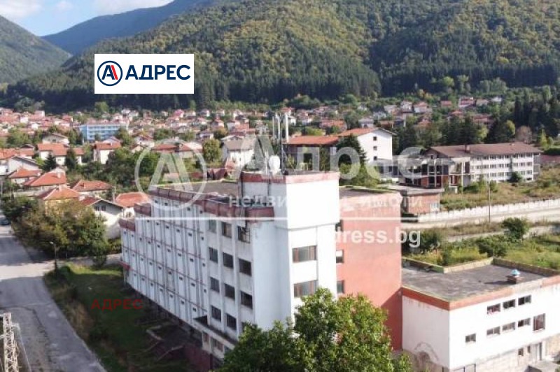 En venta  Hotel región Kyustendil , Sapareva banya , 3200 metros cuadrados | 32971276 - imagen [2]