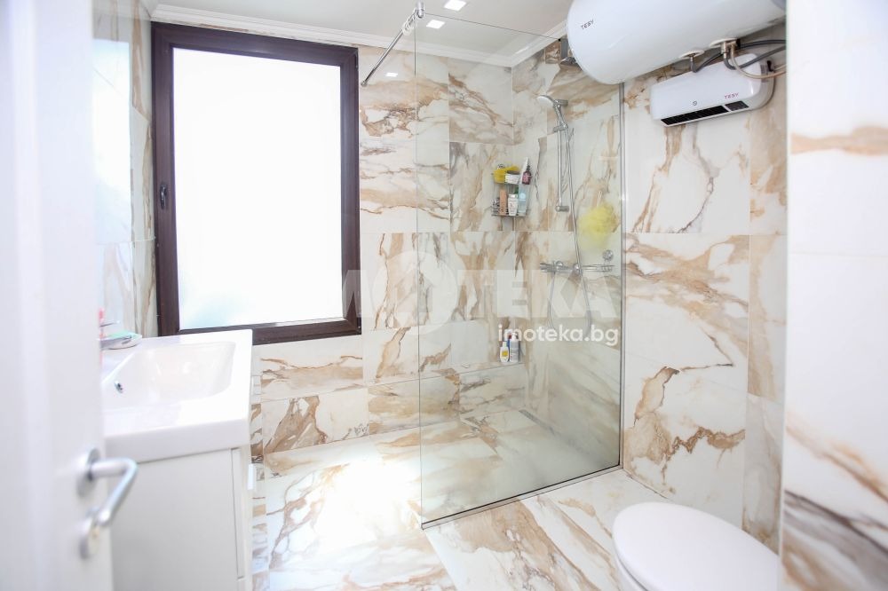 Продава МНОГОСТАЕН, гр. София, Център, снимка 11 - Апартаменти - 54252757