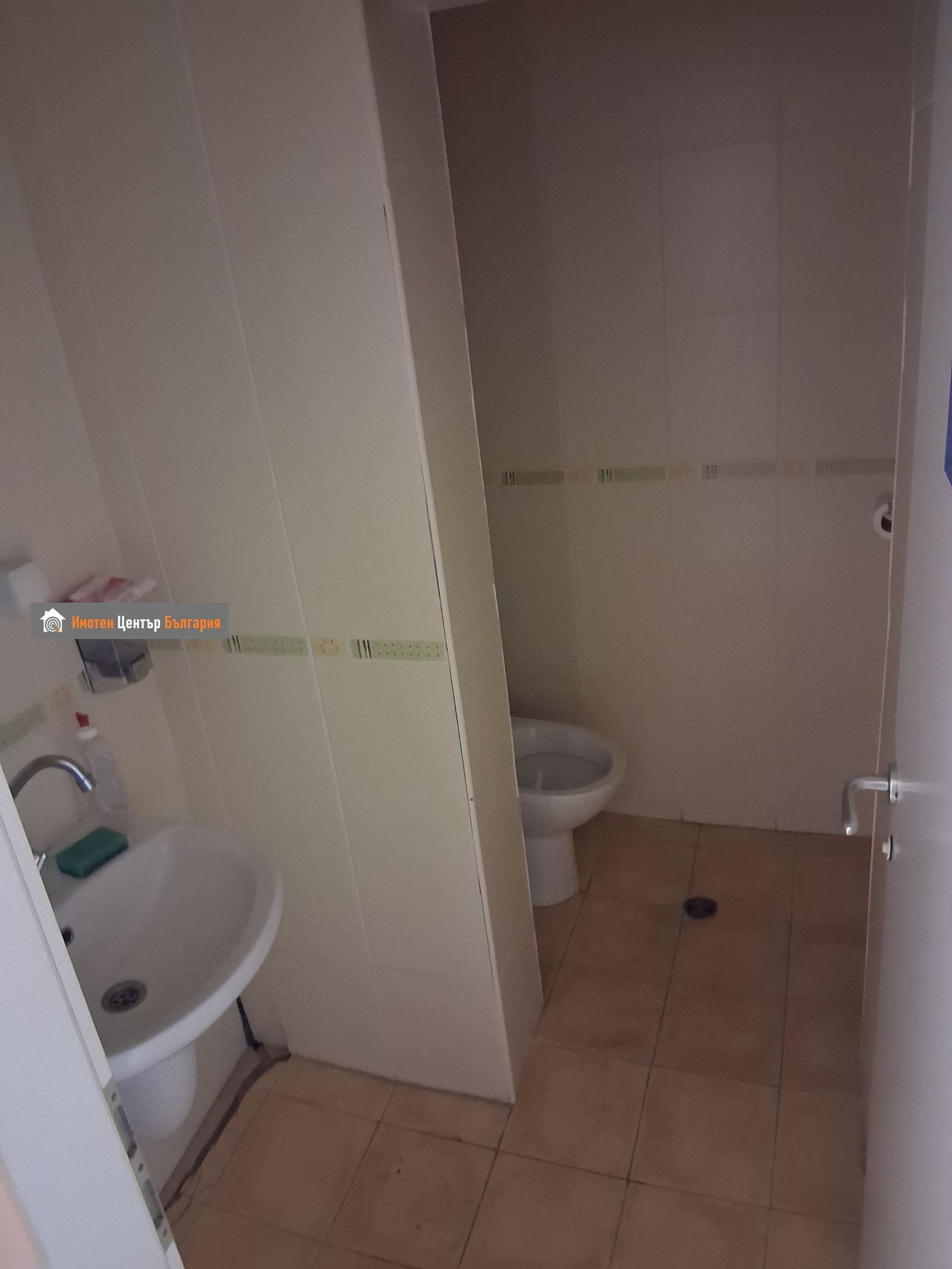 Продава МНОГОСТАЕН, гр. София, Дружба 1