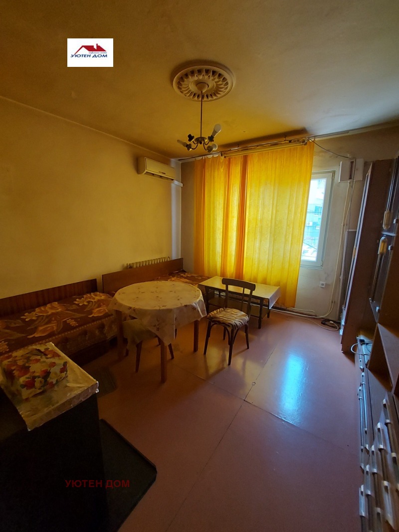 Продава ЕТАЖ ОТ КЪЩА в град Шумен, Военно училище - 80 кв.м / 128 000 € » 250 346.24 лв., УЮТЕН ДОМ