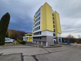 Oficina Promishlena zona, Gabrovo 1