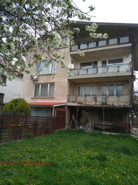 Hausboden Benkowski, Sofia