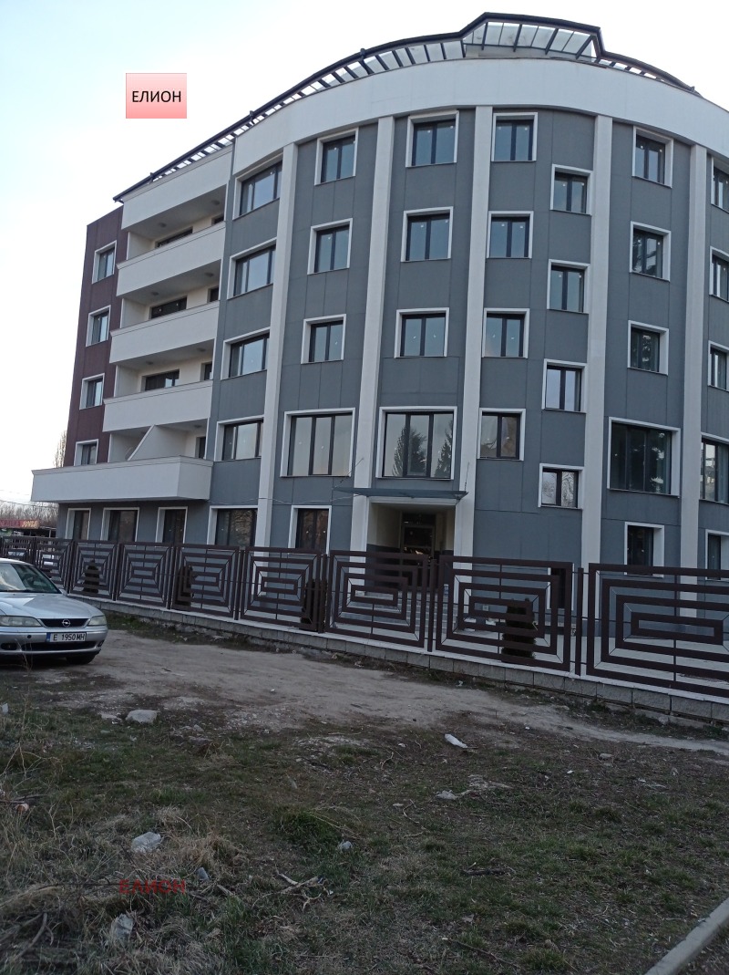 Продава  2-стаен град Перник , Изток , 102 кв.м | 38979386 - изображение [2]