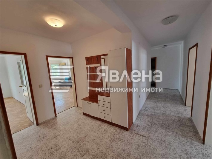 Продава  Многостаен град Варна , Зимно кино Тракия , 180 кв.м | 99939004