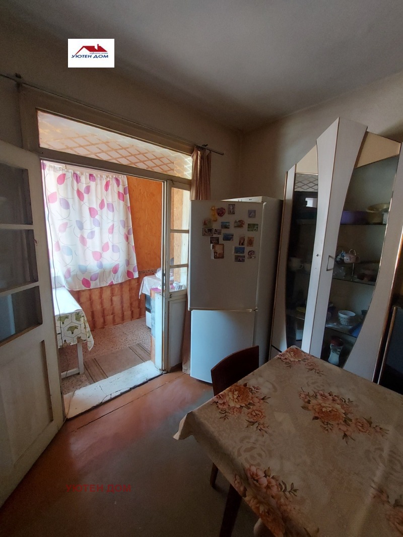 Продава  Етаж от къща град Шумен , Военно училище , 80 кв.м | 13703167 - изображение [2]
