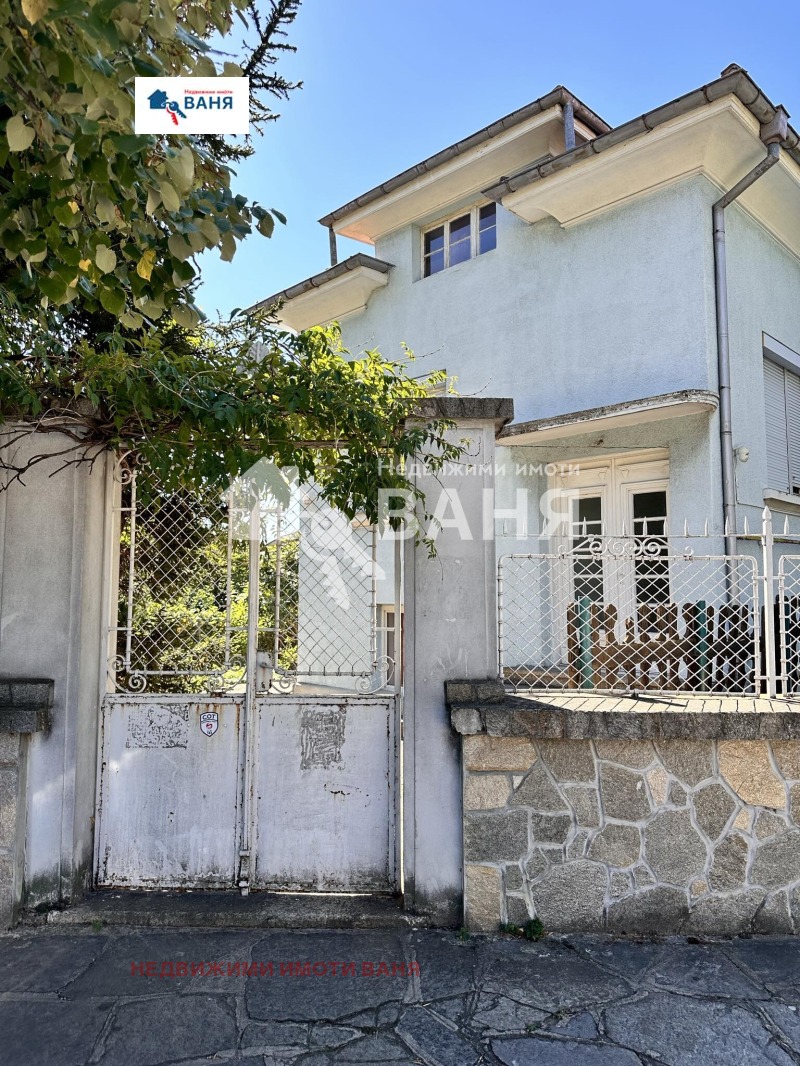 Продава КЪЩА, гр. Карлово, област Пловдив, снимка 1 - Къщи - 47420017