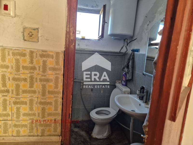 Продава КЪЩА, гр. Долни Дъбник, област Плевен, снимка 7 - Къщи - 52271637