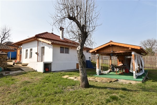 Продава КЪЩА, с. Церова кория, област Велико Търново