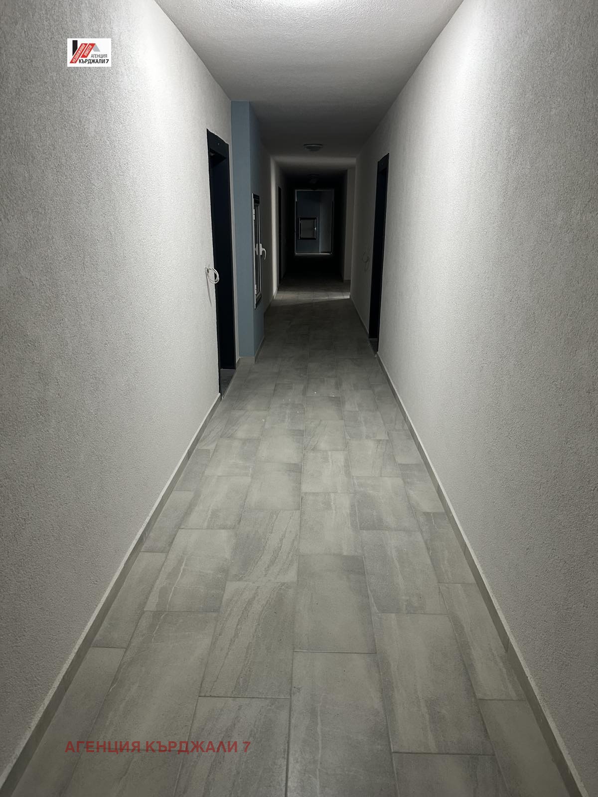 Продава 2-СТАЕН, гр. Кърджали, Възрожденци, снимка 2 - Апартаменти - 54039106