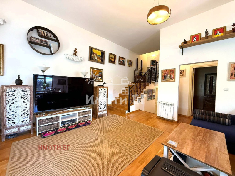 In vendita  Maisonette Sofia , v.z.Malinova dolina , 325 mq | 22932180