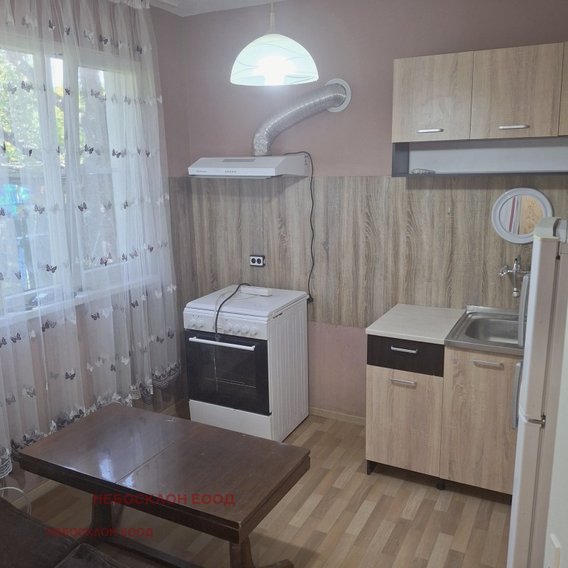 Продава ЕТАЖ ОТ КЪЩА, гр. Костинброд, област София област, снимка 5 - Етаж от къща - 52447594