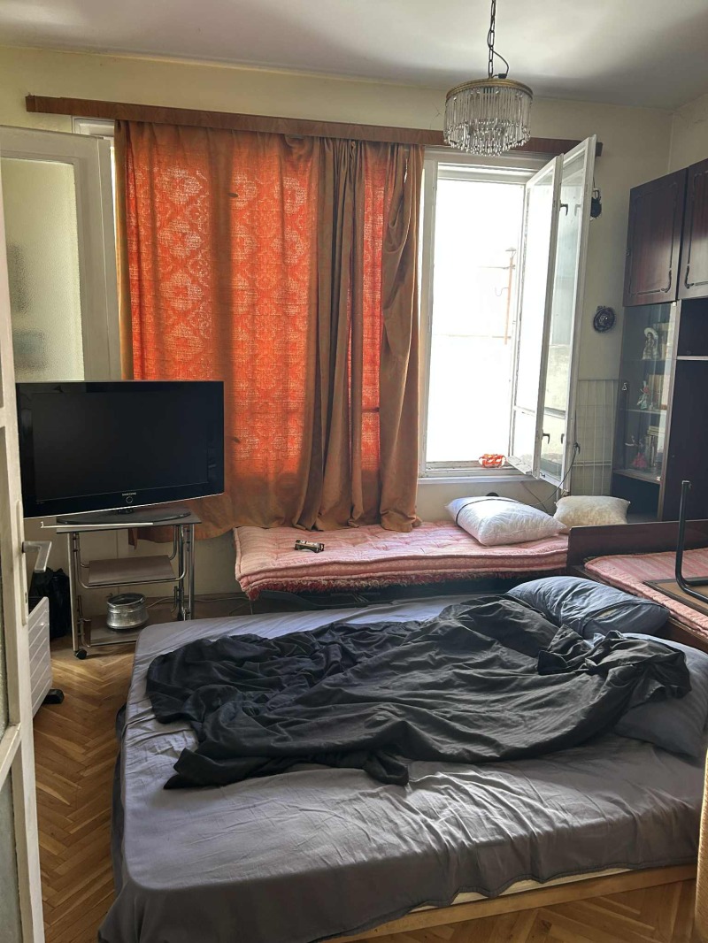 Продава ЕТАЖ ОТ КЪЩА, гр. Пловдив, Център, снимка 2 - Етаж от къща - 52696406