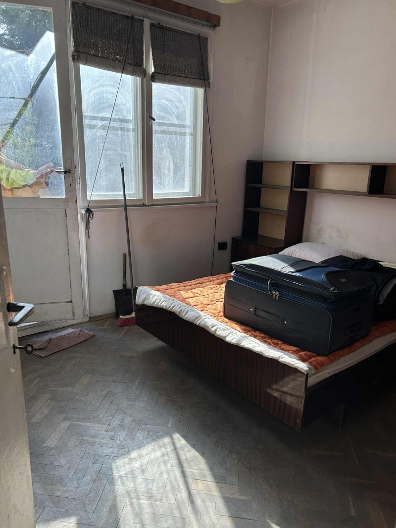 Продава ЕТАЖ ОТ КЪЩА, гр. Пловдив, Център, снимка 4 - Етаж от къща - 52696406