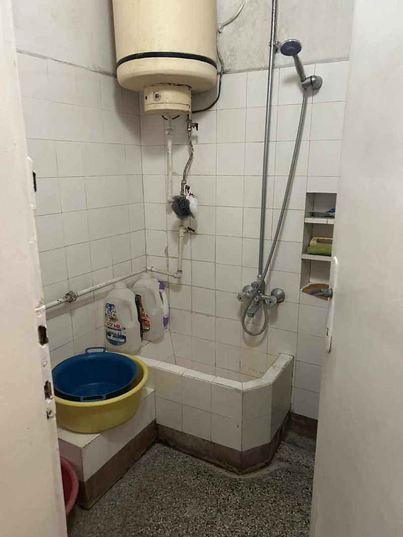 Продава ЕТАЖ ОТ КЪЩА, гр. Пловдив, Център, снимка 7 - Етаж от къща - 52696406