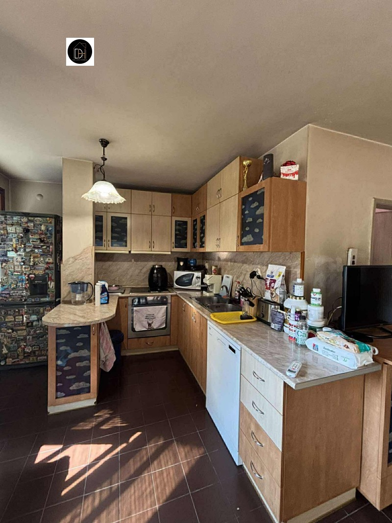 Продава КЪЩА, гр. Пловдив, Младежки Хълм, снимка 2 - Къщи - 52141221