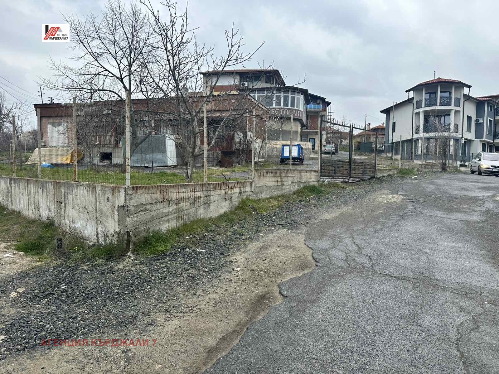 Продава МАГАЗИН, с. Сипей, област Кърджали, снимка 10 - Магазини - 54135211