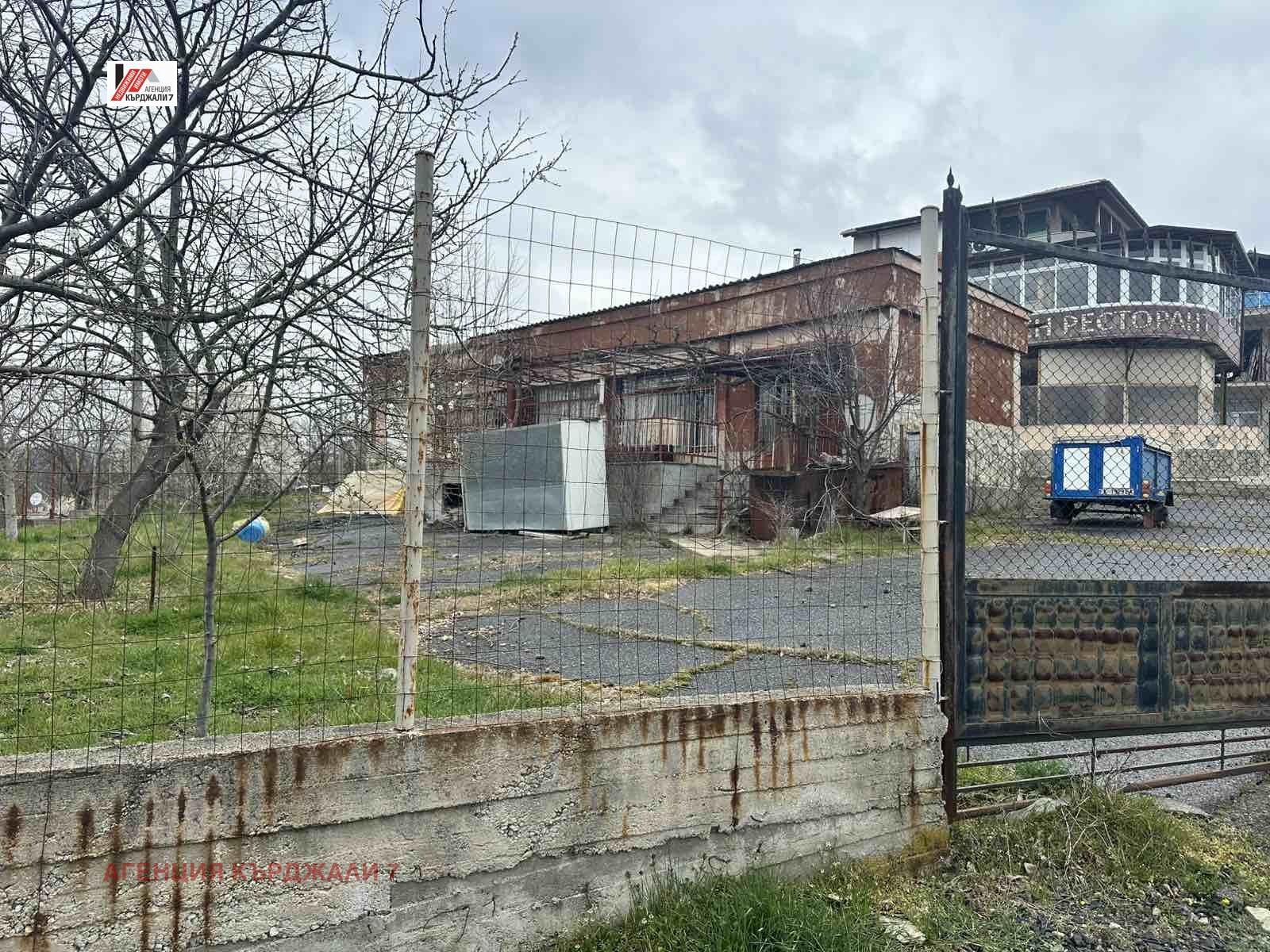 Продава МАГАЗИН, с. Сипей, област Кърджали, снимка 3 - Магазини - 54135211