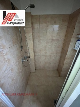 2 bedroom Vazrozhdentsi, Kardzhali 16