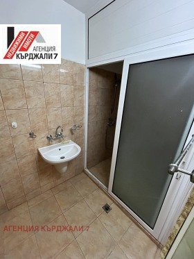 2 bedroom Vazrozhdentsi, Kardzhali 14