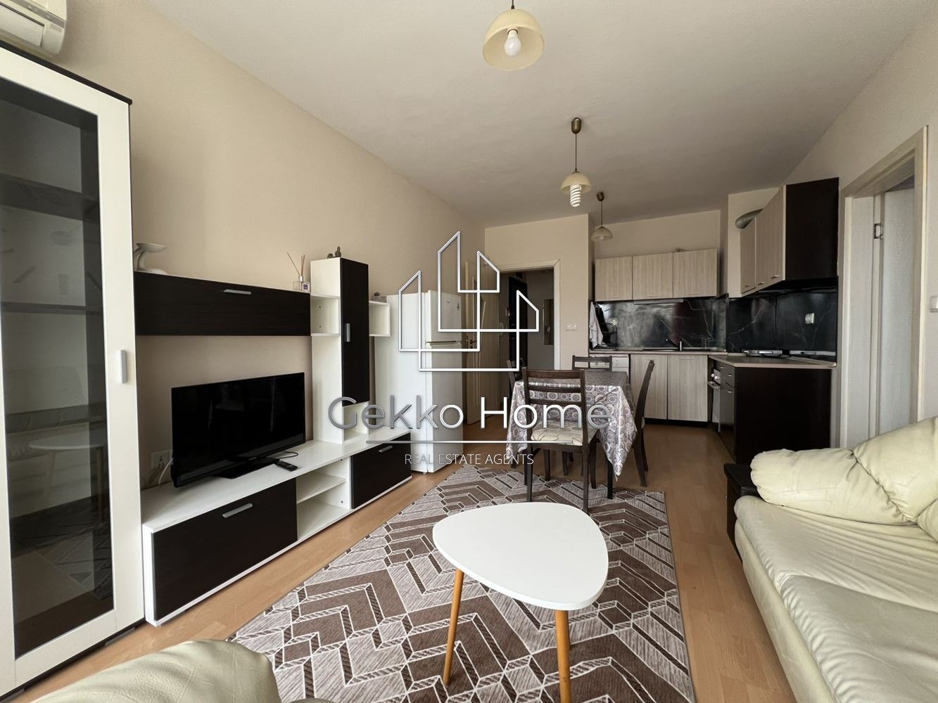 Продава 3-СТАЕН, гр. Варна, Бриз, снимка 2 - Апартаменти - 54049149