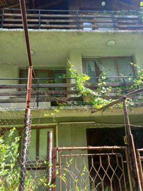 Продажба на имоти в с. Драготинци, област София - изображение 1 