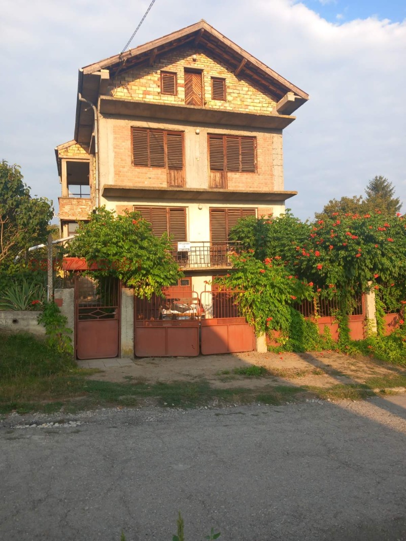 Продава КЪЩА, с. Бистра, област Търговище