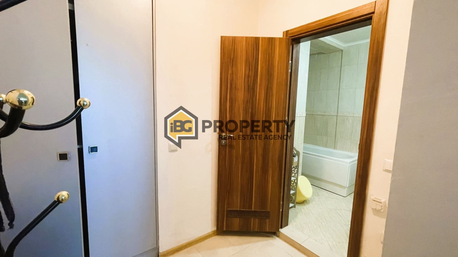 Продава 1-СТАЕН, гр. Бяла, област Варна, снимка 8 - Апартаменти - 54688300