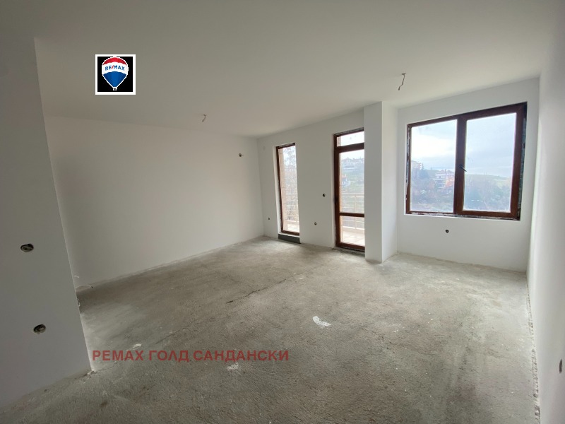 Продава 2-СТАЕН в област Благоевград, гр. Сандански - 66 кв.м / 67 460 € » 131 940.29 лв., РЕМАХ ГОЛД САНДАНСКИ
