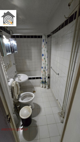 1 quarto Nadejda 1, Sofia 11