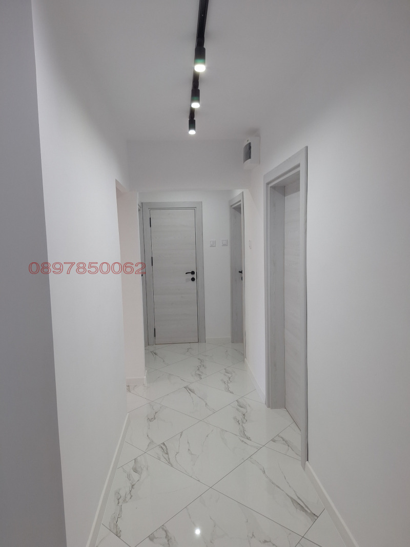 Продава  3-стаен град Варна , Левски 2 , 82 кв.м | 79745878 - изображение [2]
