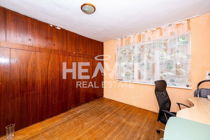 For Sale  3+ bedroom Plovdiv , Tsentar , 126 sq.m | 15898494 - image [7]