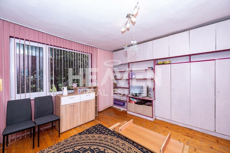 For Sale  3+ bedroom Plovdiv , Tsentar , 126 sq.m | 15898494 - image [3]