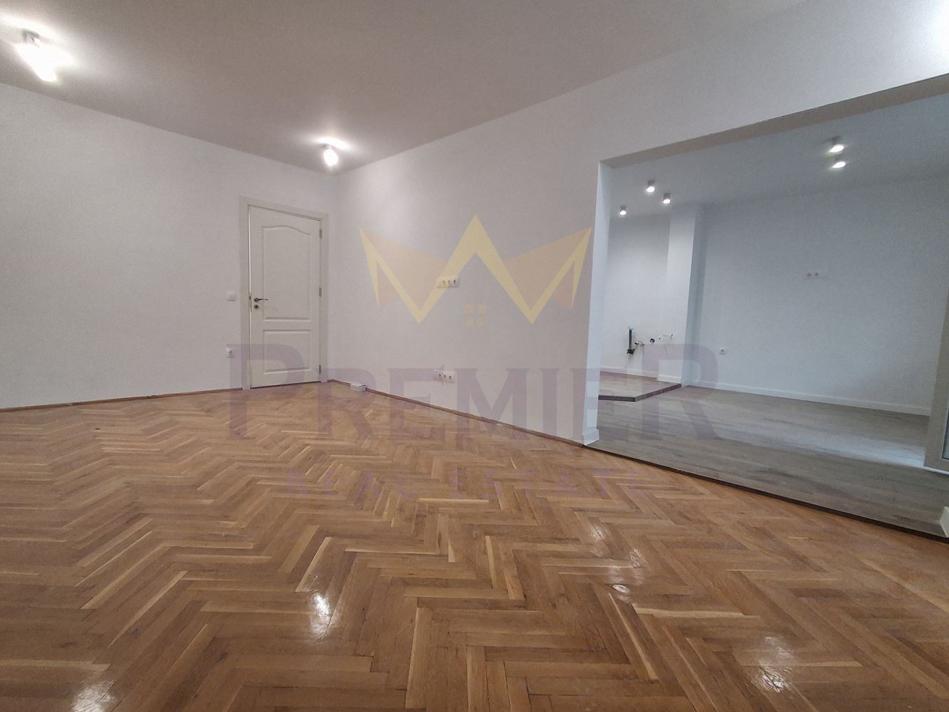 Продава 4-СТАЕН, гр. Варна, Лятно кино Тракия, снимка 2 - Апартаменти - 55625743