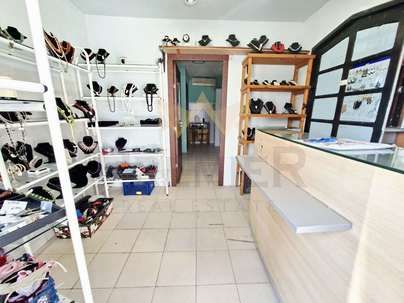 Продава МАГАЗИН, гр. Варна, Младост 1, снимка 2 - Магазини - 54278881