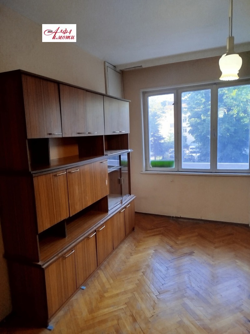 На продаж  1 спальня Шумен , Център , 70 кв.м | 80870357 - зображення [2]