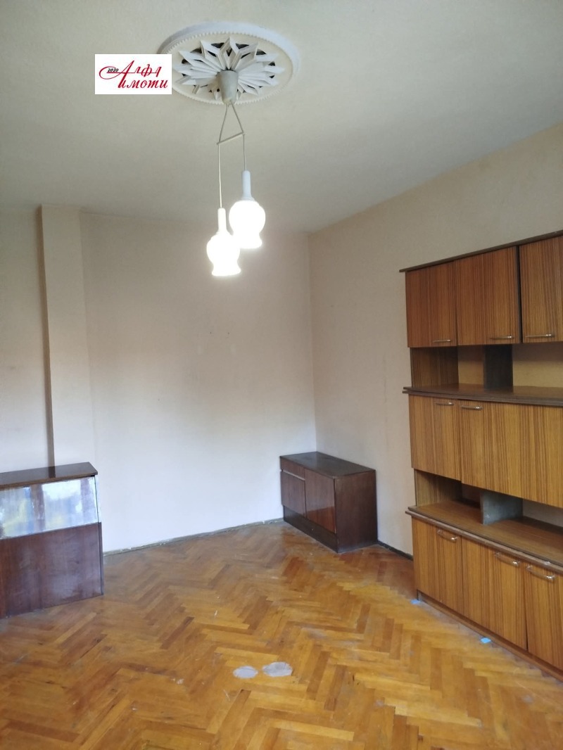 На продаж  1 спальня Шумен , Център , 70 кв.м | 80870357 - зображення [4]