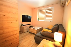 Studio Pogrebi, Varna