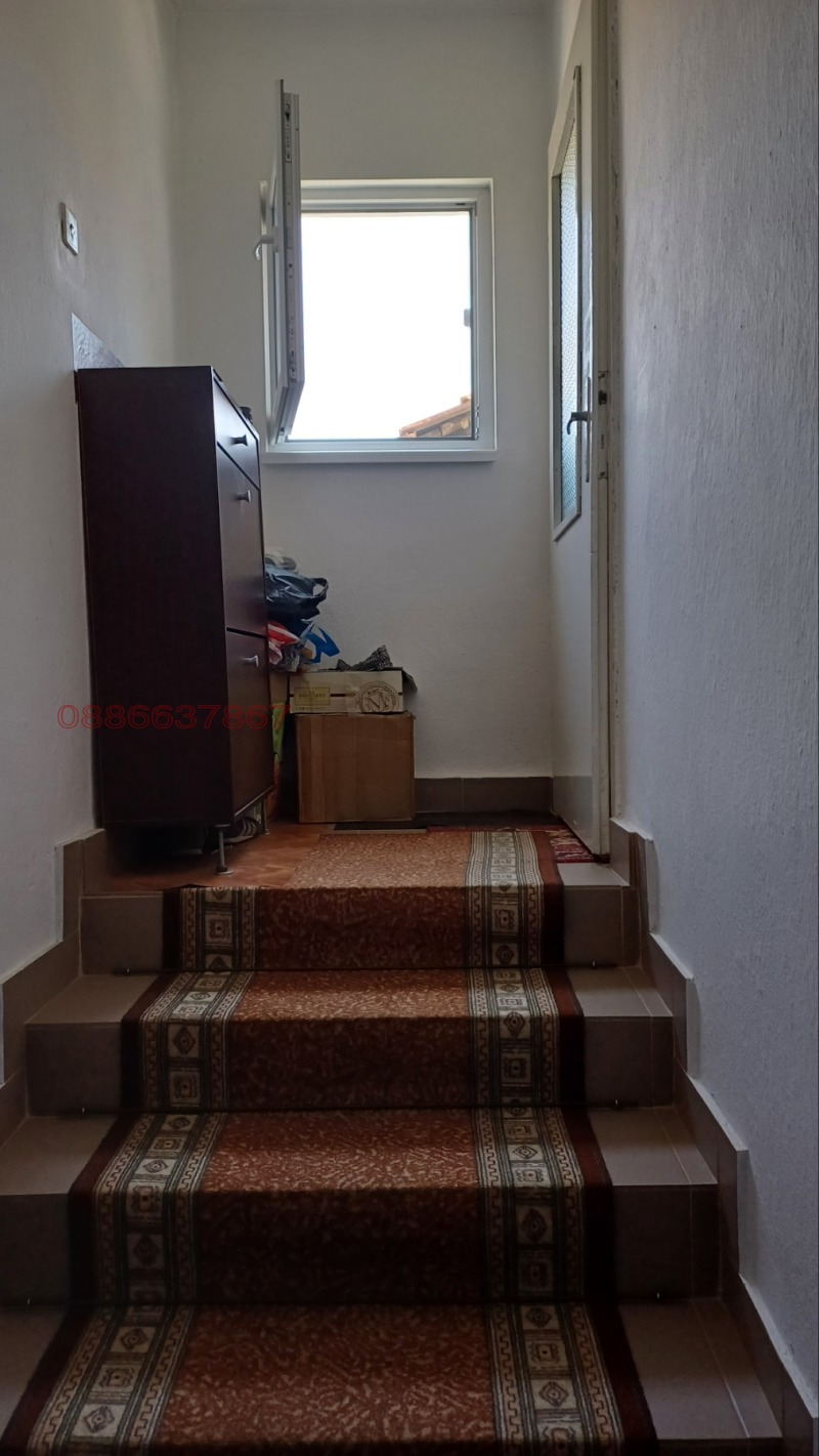 Продава ЕТАЖ ОТ КЪЩА, гр. Карнобат, област Бургас, снимка 13 - Етаж от къща - 52785467