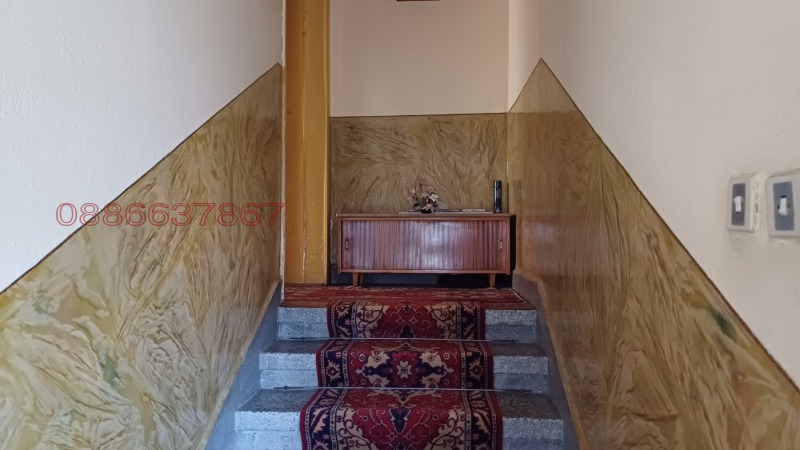 Продава ЕТАЖ ОТ КЪЩА, гр. Карнобат, област Бургас, снимка 11 - Етаж от къща - 52785467