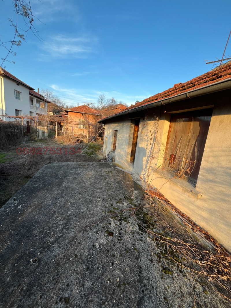 Продава КЪЩА, с. Гостиня, област Ловеч, снимка 14 - Къщи - 52809339