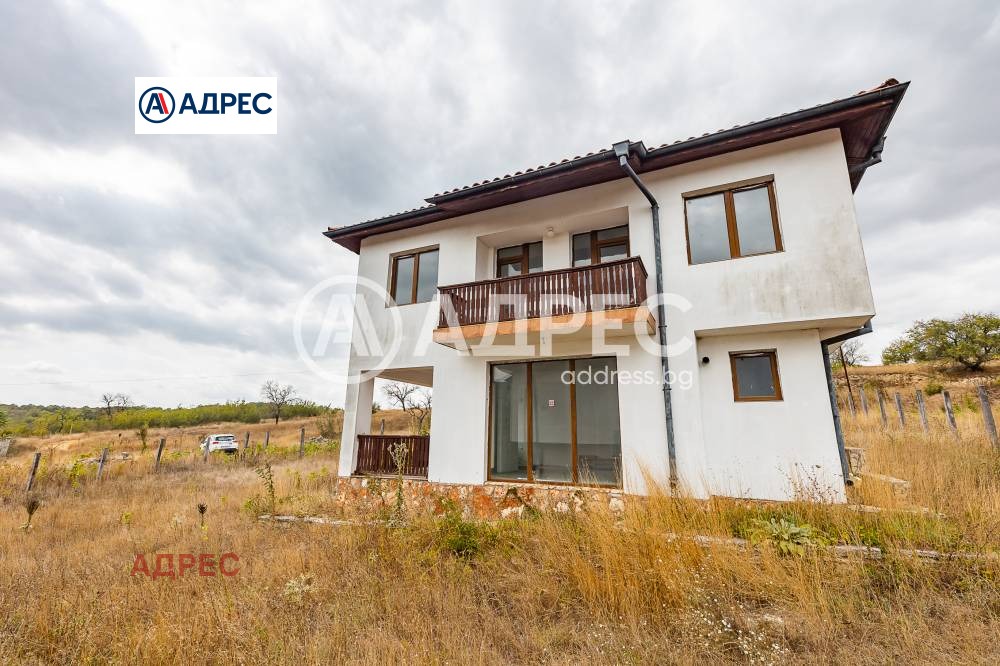 Продава КЪЩА, с. Църква, област Добрич, снимка 9 - Къщи - 54135923