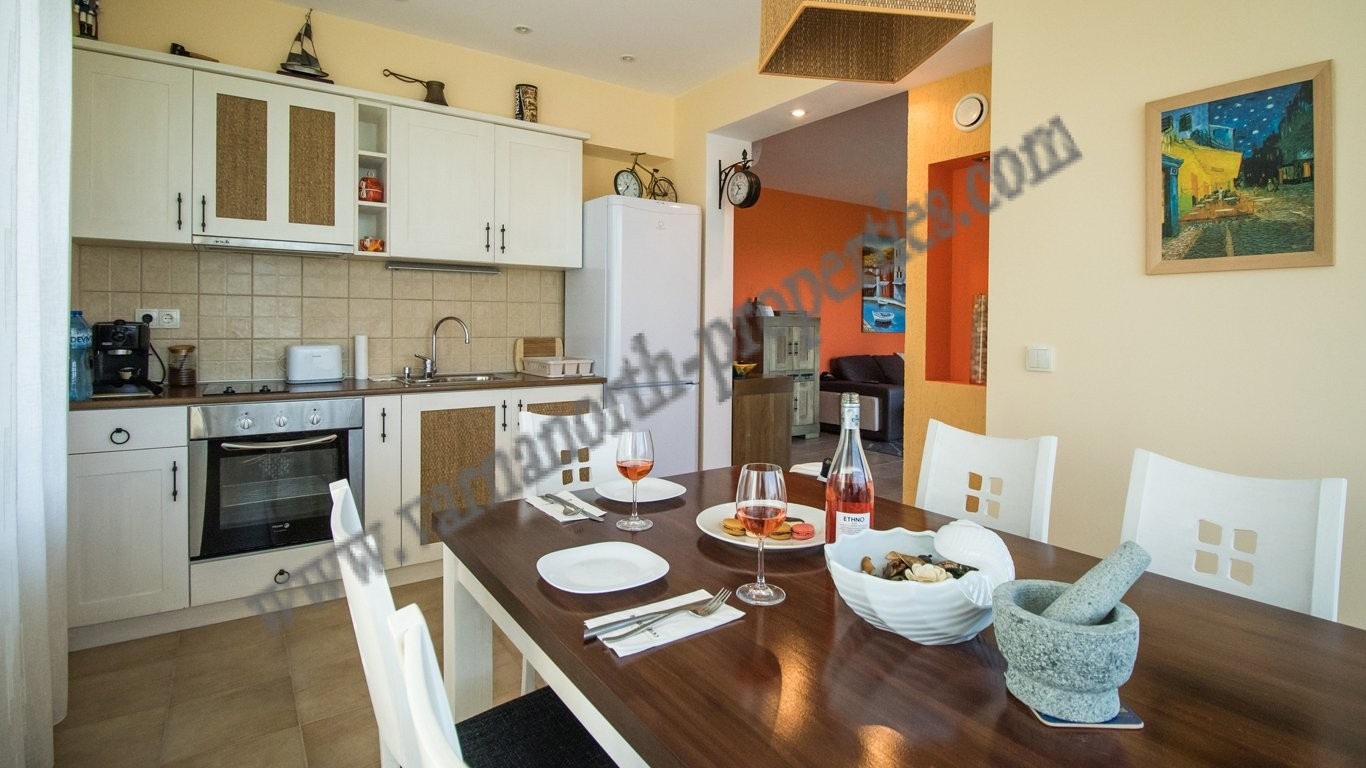 Продава КЪЩА, гр. Балчик, област Добрич, снимка 8 - Къщи - 54368335