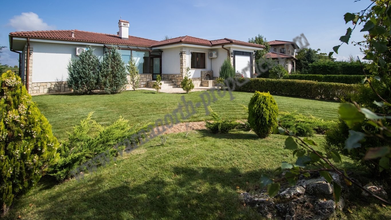 Продава КЪЩА, гр. Балчик, област Добрич